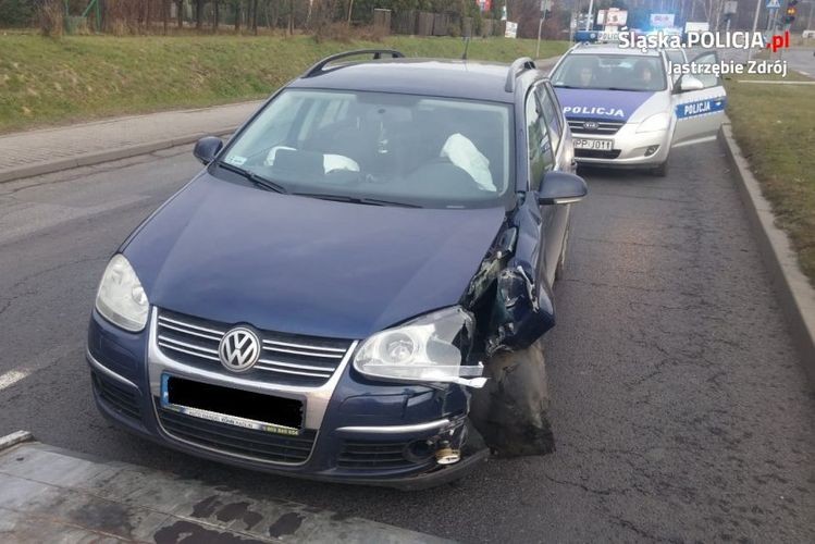 Mieszkaniec Rydułtów zasnął za kierownicą w Jastrzębiu, KMP Jastrzębie-Zdrój