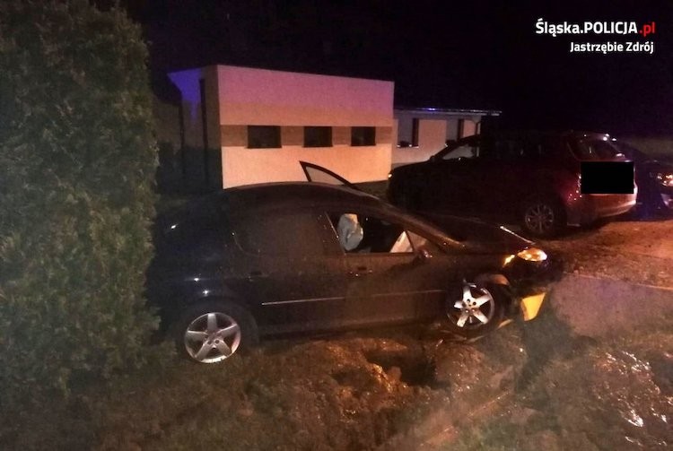 Pijana za kierownicą uderzyła w mostek, KMP Jastrzębie - Zdrój