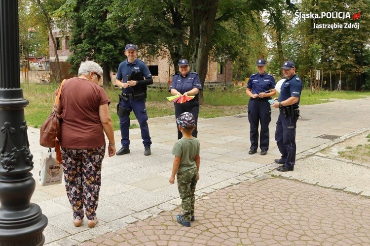 Akcja policji w Parku Zdrojowym. Spędź bezpiecznie ostatnie dni wakacji, KMP Jastrzębie-Zdrój