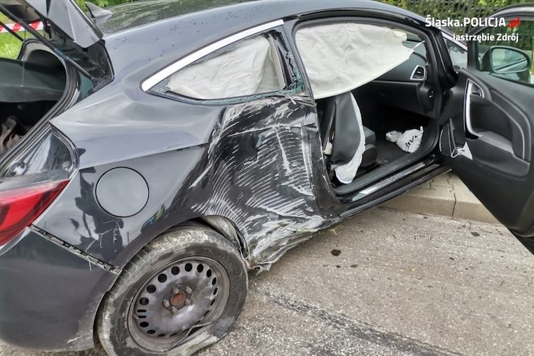 Nietrzeźwy kierowca spowodował groźny wypadek, KMP JAstrzębie - Zdrój