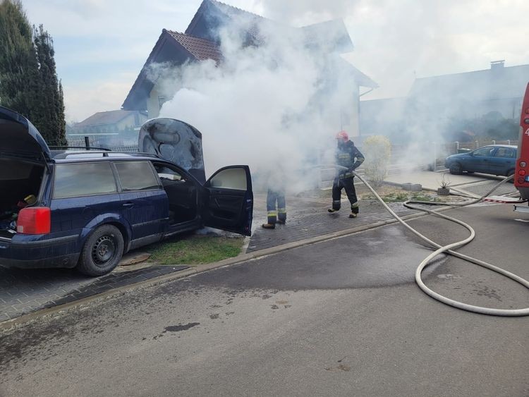 Skrzyszowska: gasili pożar samochodu, straż pożarna