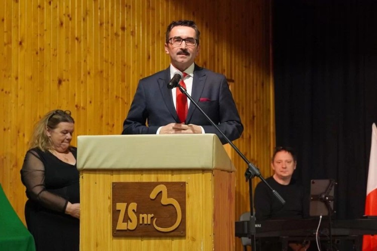 Stypendia Prezesa Rady Ministrów. 15 uczniów z Jastrzębia nagrodzonych, UM Jastrzębie