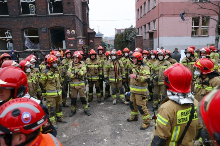 AKTUALIZACJA: Katowice: Strażacy szukają dwóch osób. Na miejscu pracuje grupa z Jastrzębia, PSP
