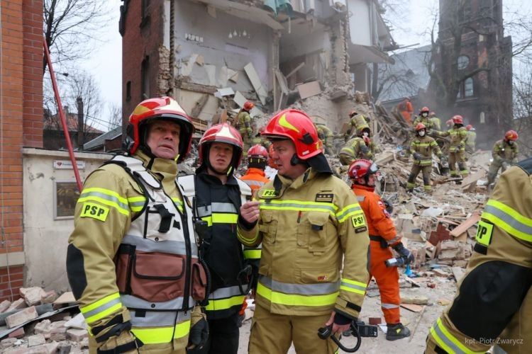 AKTUALIZACJA: Katowice: Strażacy szukają dwóch osób. Na miejscu pracuje grupa z Jastrzębia, PSP