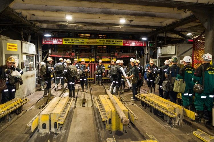 Pniówek: Pięciu zaginionych górników już na powierzchni, Archiwum/JSW