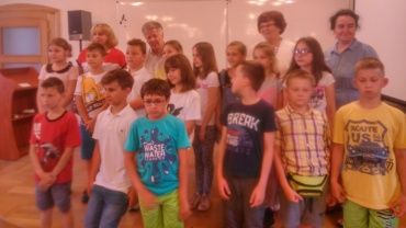 Dzieci z SP 21 wybrały się z urodzinową wizytą do profesora Jana Miodka