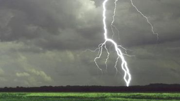 Meteorolodzy ostrzegają przed burzami z gradem i intensywnymi opadami deszczu