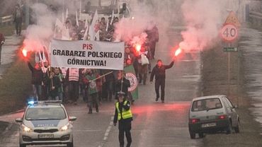 Blisko 1000 górników z Krupińskiego blokowało drogę. W sobotę kolejne akcje