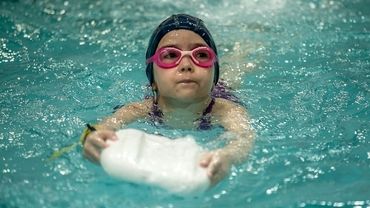 Zajęcia z pływania dla dziecka. Jak dokonać właściwego wyboru?