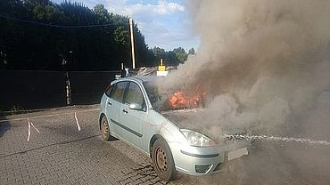 Jastrzębie: pożar samochodu przy ulicy Witczaka