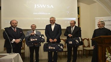 Fundacja JSW ufundowała 30 respiratorów za milion złotych