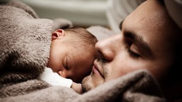 ZUS: tatusiowie chętnie korzystają z macierzyńskiego