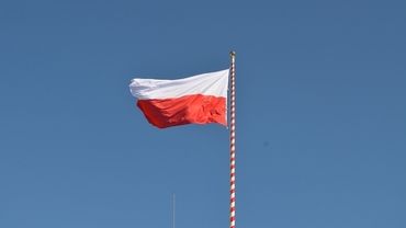 Czy to jest flaga Polski, czyli co możemy dziś wywiesić?