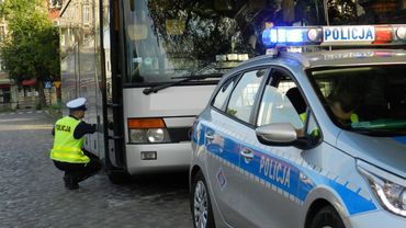 Policja sprawdzi autokary przed wyjazdem