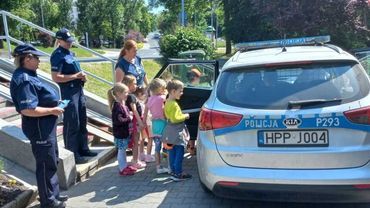„Cała Polska czyta dzieciom” - jastrzębscy policjanci odwiedzają najmłodszych