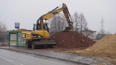 Libowiec: postępuja prace przy budowie chodnika i ścieżki rowerowej