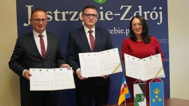 Wspólny głos w sprawie kolei. Jastrzębie-Zdrój, Żory i Pawłowice podpisują porozumienie