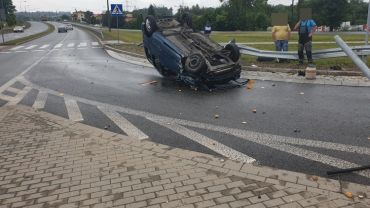 Dachowanie samochodu na ul. Pszczyńskiej