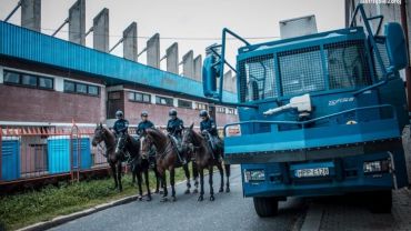 Piłkarze, kibice i policjanci spotkali się na meczu w Jastrzębiu - Zdroju