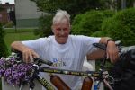 Ma 80 lat, 3 dolary w kieszeni, a od 16 lat jego domem jest ….rower, bf