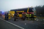 Poranne utrudnienia na A1. Autobus uderzył w przyczepę traktora, Wodzisław Śląski i okolice-informacje drogowe 24h