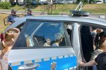„Cała Polska czyta dzieciom” - jastrzębscy policjanci odwiedzają najmłodszych, 