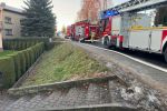 Pożar domu przy Cieszyńskiej. Mieszkaniec ewakuował się przed przybyciem strażaków, 