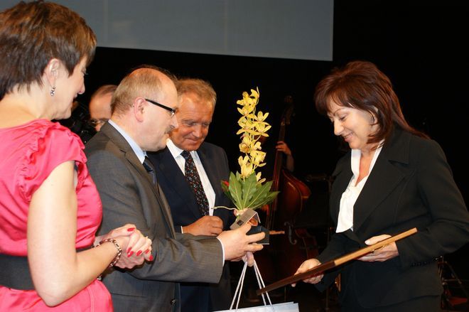 Pani Prezes nominowana do Nagrody Narcyz 2012 , Ewa Madej