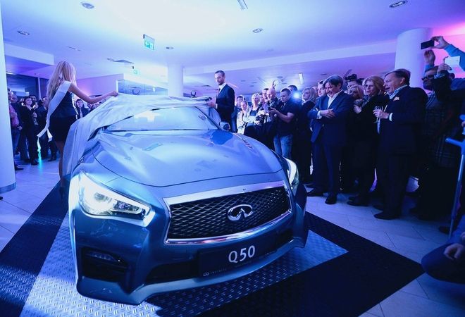 Siatkarze na premierze Infiniti Q50. Łasko oficjalnie odsłonił nowy model samochodu, Irek Dorożański; źródło: jastrzebskiwegiel.pl