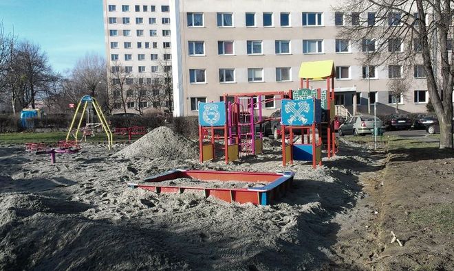 Nowe place zabaw i parkingi wyrastają jak grzyby po deszczu, Górnicza Spółdzielnia Mieszkaniowa