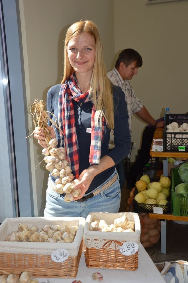 Mnóstwo osób przyszło na eko-targ po ekologiczną żywność, UG w Pawłowicach