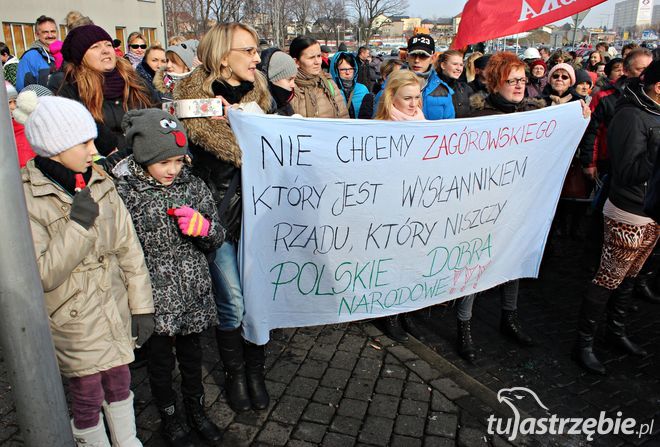 Kobiety i dzieci protestują pod siedzibą JSW, Patrycja Wróblewska-Wojda