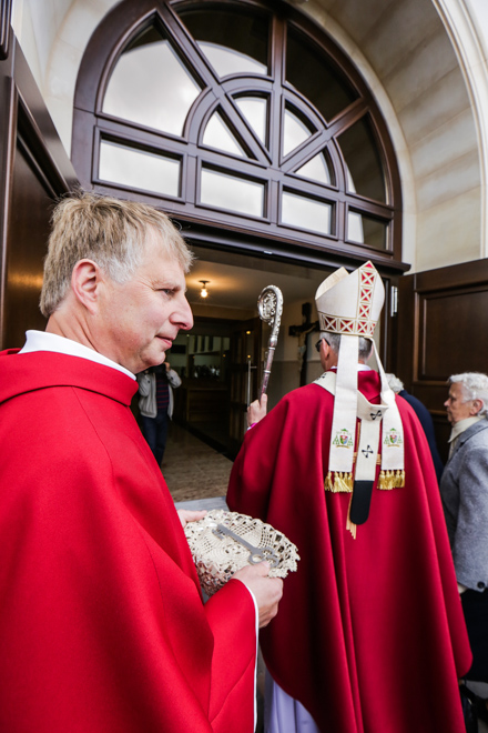 Parafianie z Bzia cieszą się nowym kościołem, Dominik Gajda