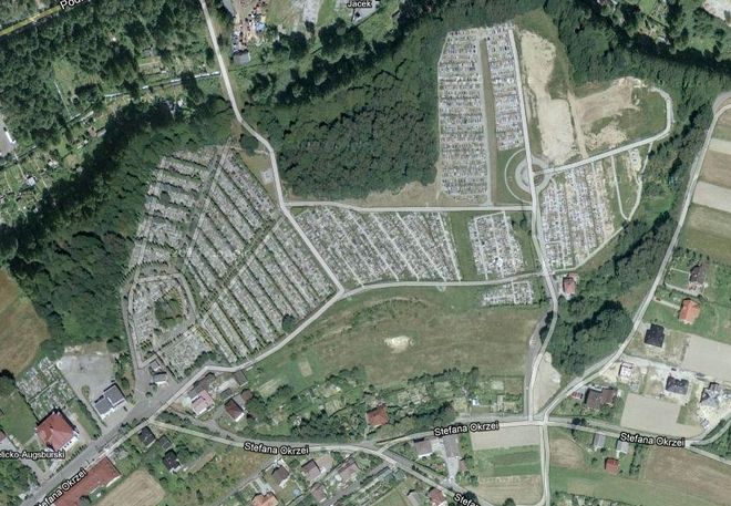 Prace przy rozbudowie cmentarza rozpoczną się jeszcze w tym roku, maps.google.pl