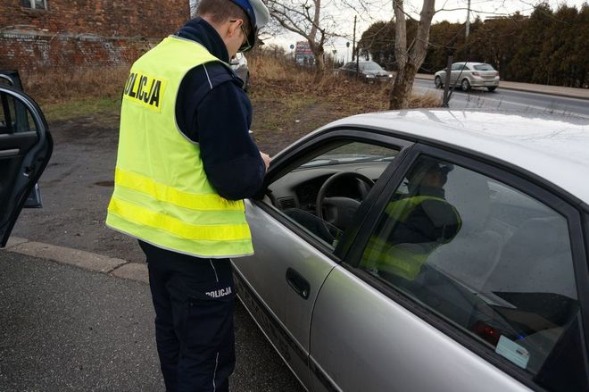 Blisko 30 nietrzeźwych kierowców wpadło w ręce policji, KMP w Jastrzębiu-Zdroju