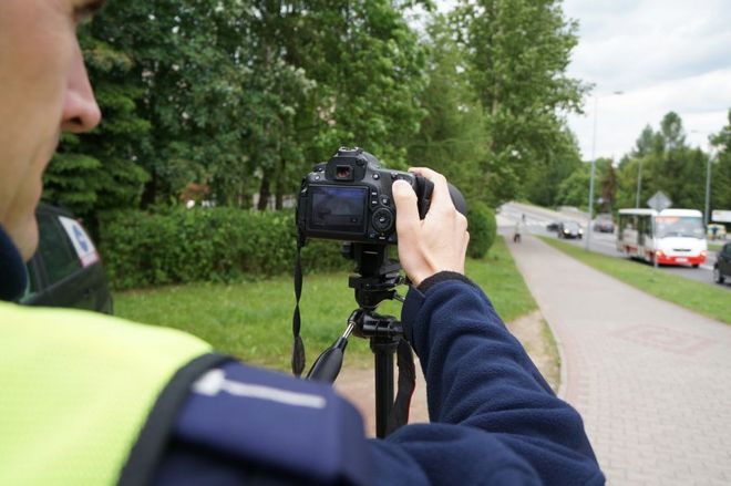 Kierowcy w obiektywie. Policjanci korzystają z fotorejestratora wykroczeń, KMP w Jastrzębiu-Zdroju