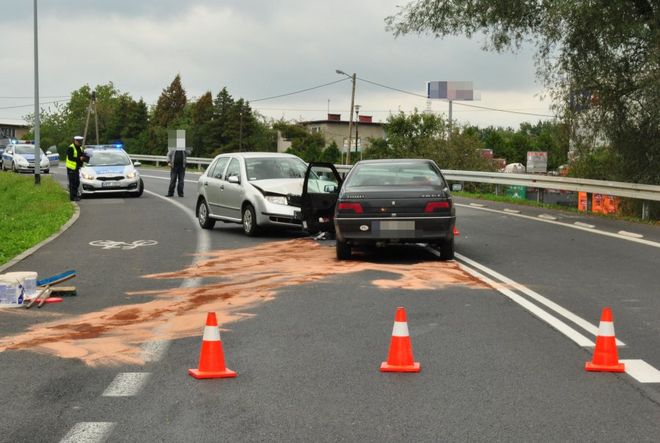Pijany kierowca sprawcą wypadku. Do szpitala trafiły trzy osoby, w tym dziecko, KMP w Jastrzębiu-Zdroju