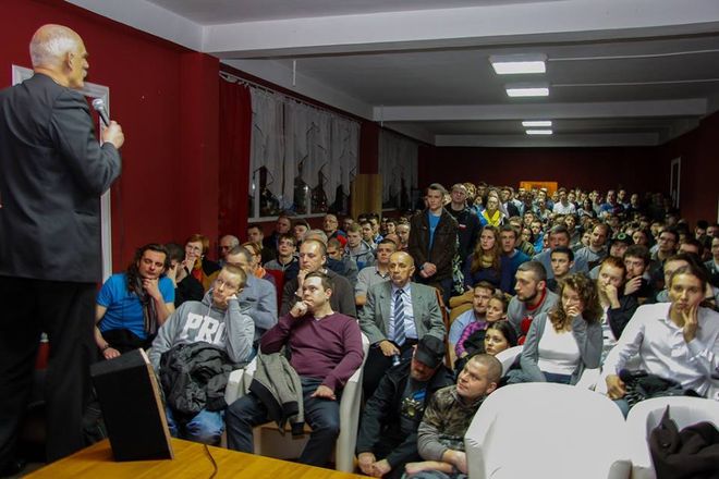 Wizyta w Jastrzębiu-Zdroju lidera Kongresu Nowej Prawicy przyciągnęła tłumy mieszkańców