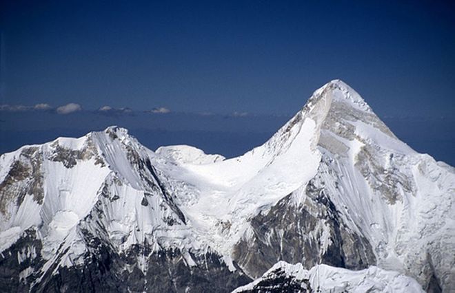 Chan Tengri leży na wysokości 7010 m n.p.m