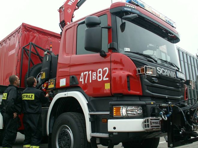 Jastrzębscy strażacy cieszą się nowym wozem bojowym, KMPSP w Jastrzębiu-Zdroju